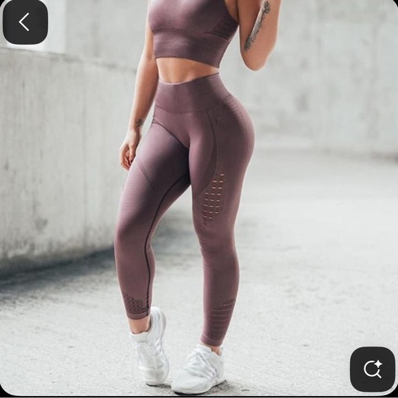 Gym shark - Picture 2 of 2